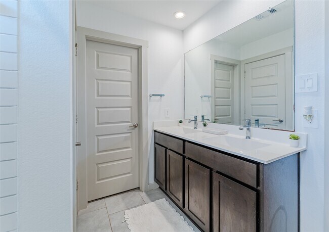 Building Photo - 28902 Yachting Pt Ct