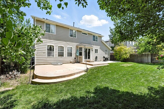 Building Photo - 3 car garage! Across from huge park! Great...