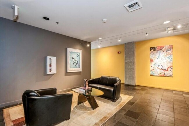 Building Photo - 1 bedroom in Seattle WA 98121