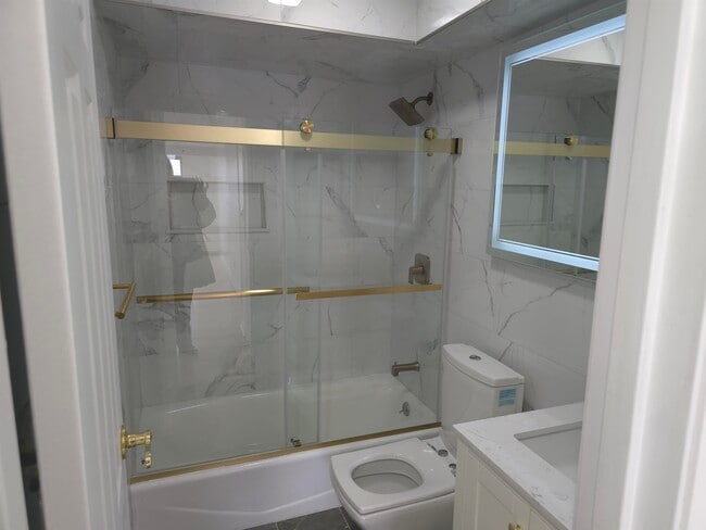 Building Photo - 6715 Polk St