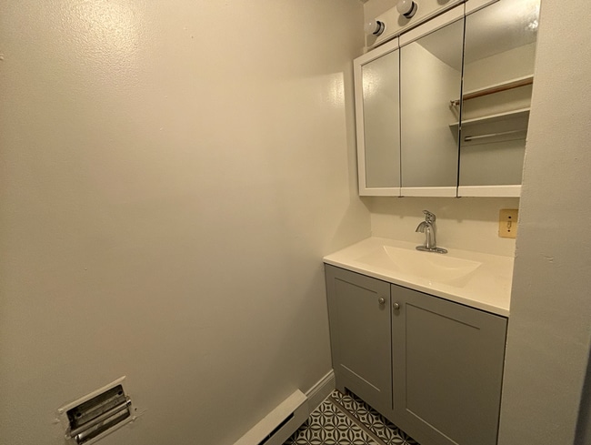 Building Photo - 113 Exchange St