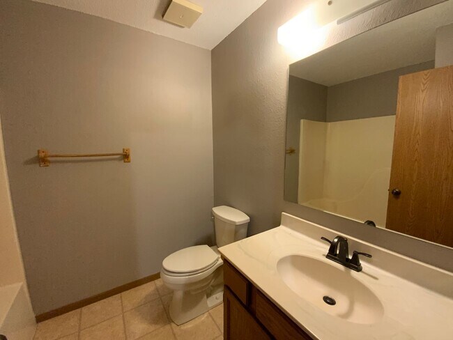 Building Photo - 3566-3568 Prescott Dr