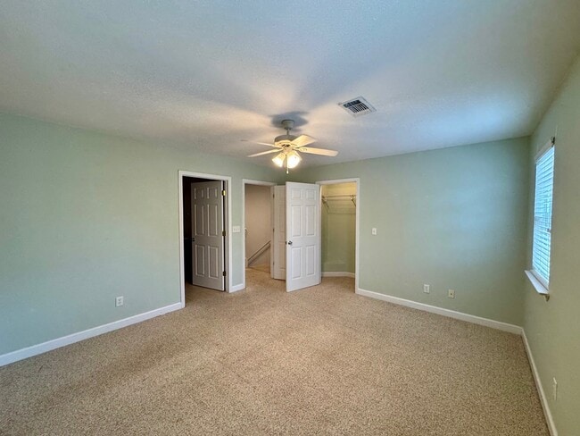 Building Photo - 208 Sawyer Ln