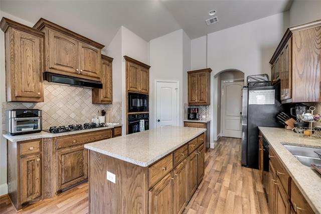 Building Photo - 945 Pheasant Dr
