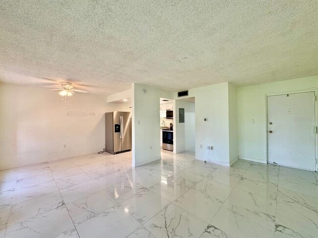 Building Photo - 1095 82nd Terrace N