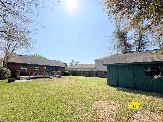 Building Photo - Newly Renovated 3 Bedroom with Oversized detached workshop/garage!