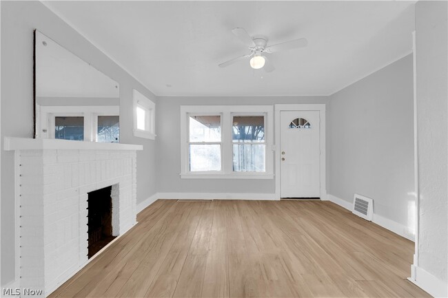 Building Photo - 1145 E 167th St