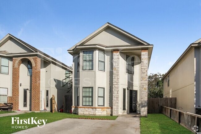 Building Photo - 3007 La Estancia Ln