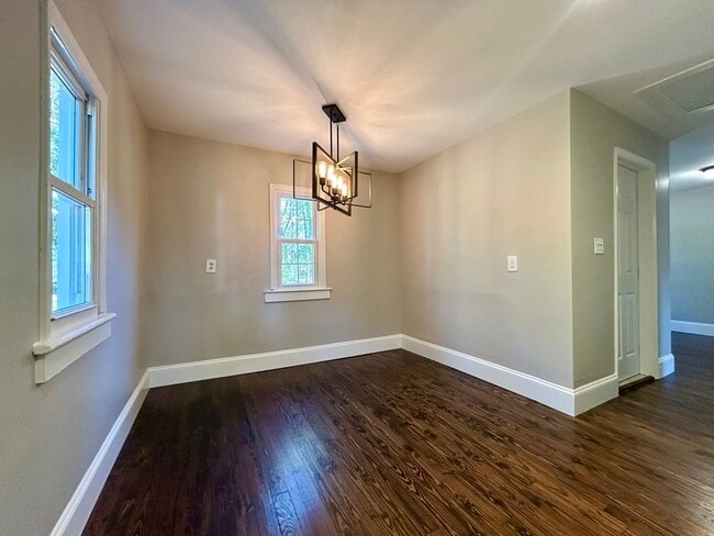 Building Photo - 217 Skyland Ave