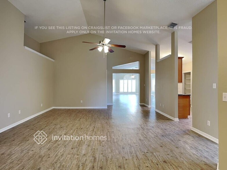 Building Photo - 228 Churchill Dr