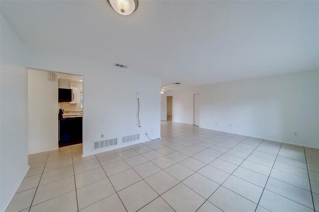 Building Photo - 649 Eastview Rd