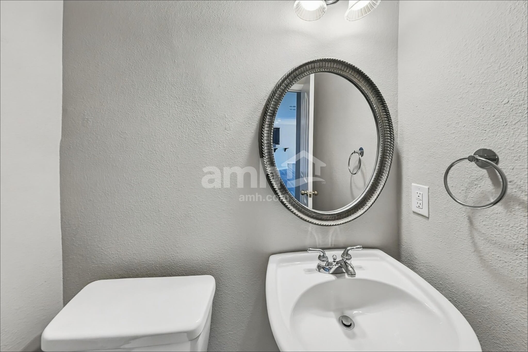 Building Photo - 15907 Circlegreen Dr