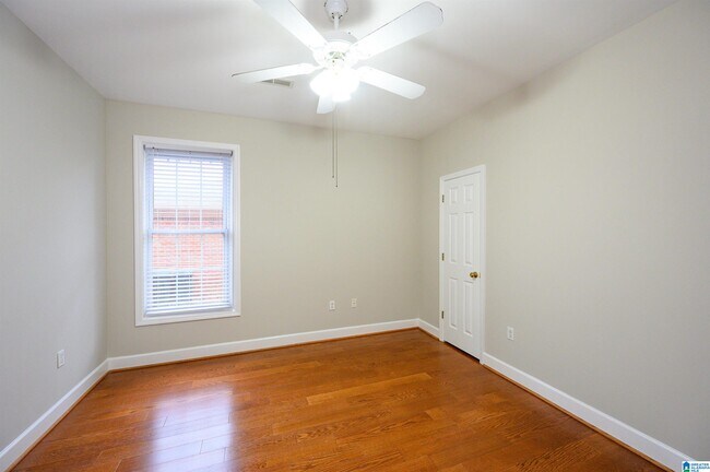 Building Photo - 1525 Jacobs Cir