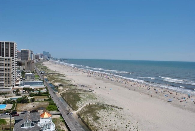 Building Photo - 4800 Boardwalk