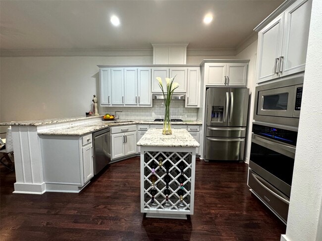 Building Photo - 824 Birdsall St