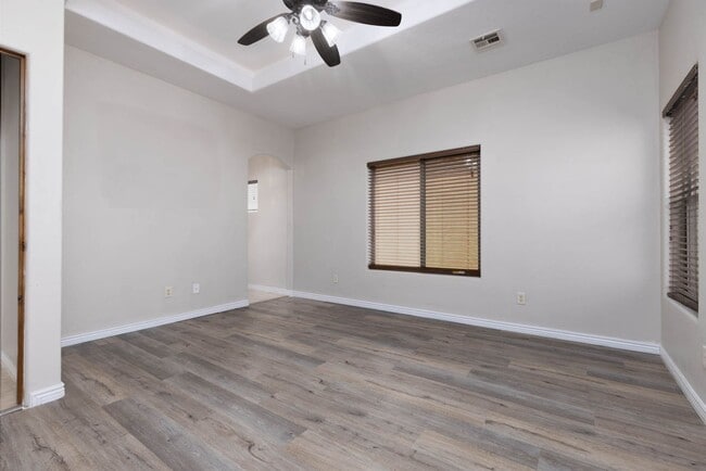 Building Photo - House in Gated Community with Views!
