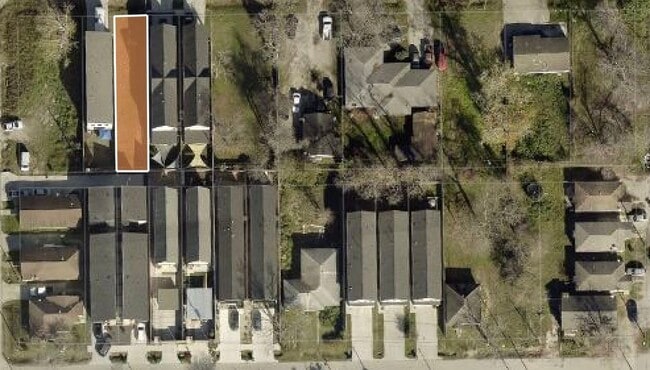 Building Photo - 207 E 38th St