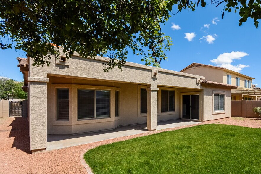 Building Photo - 13797 W Redfield Rd