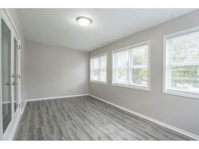 Building Photo - 1132 Farrington St