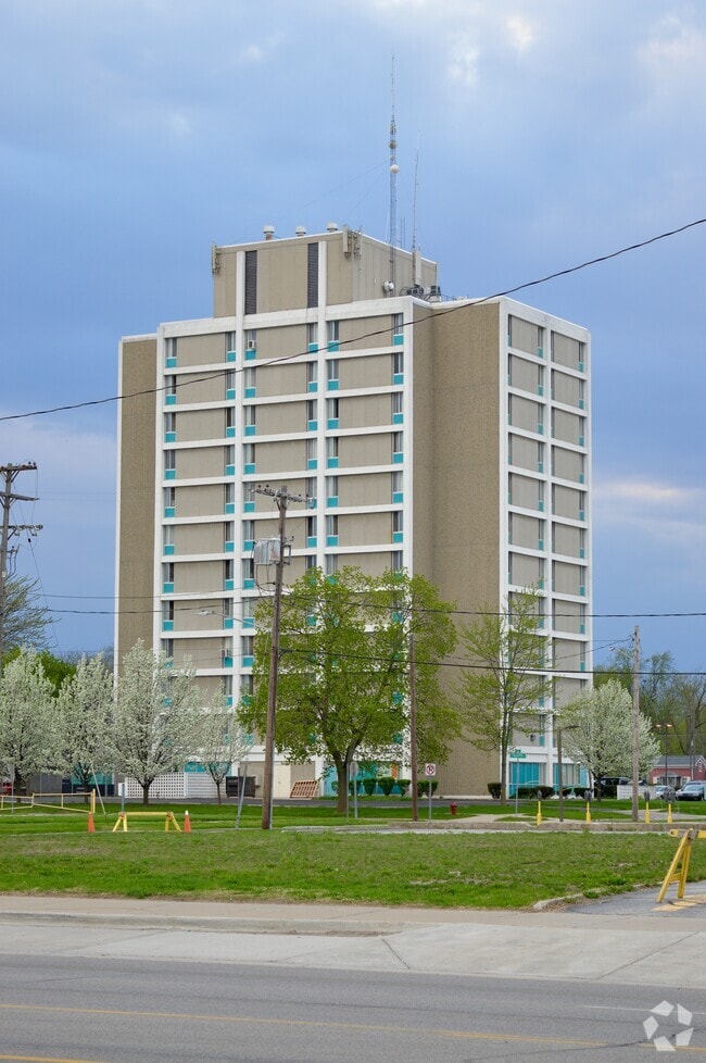 Primary Photo - Rosien Towers
