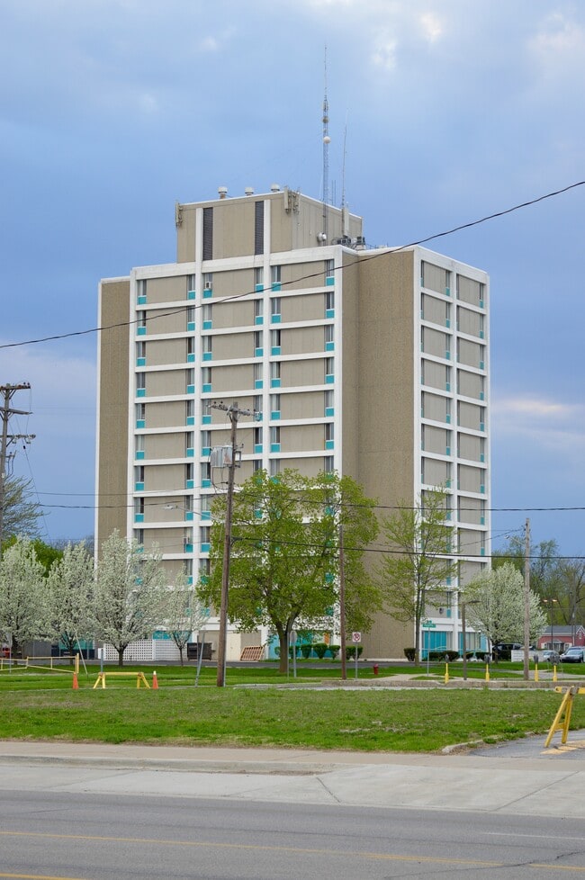 Primary Photo - Rosien Towers