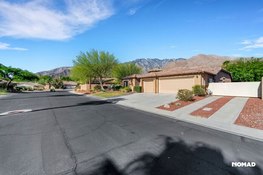 Building Photo - 3853 Mira Arena