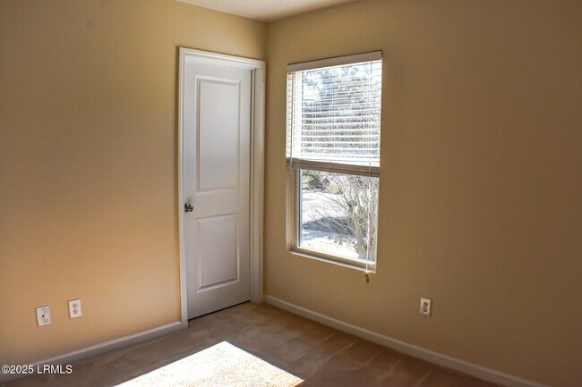 Building Photo - 48 Pennyroyal Way