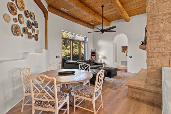 Building Photo - Breathtaking Luxury Home Basking in Sedona...