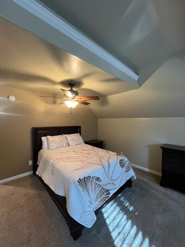 Building Photo - 860 Gardner St