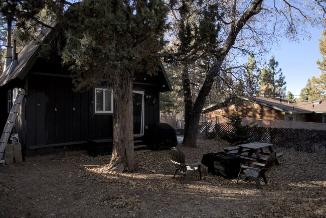 Building Photo - Sugarloaf Gambrel