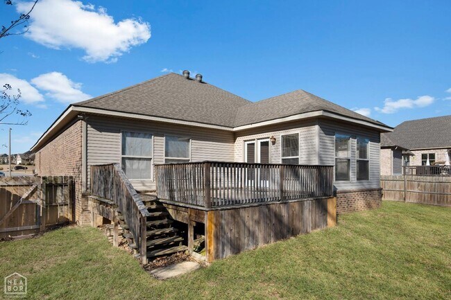 Building Photo - 4801 Lochmoor Cir