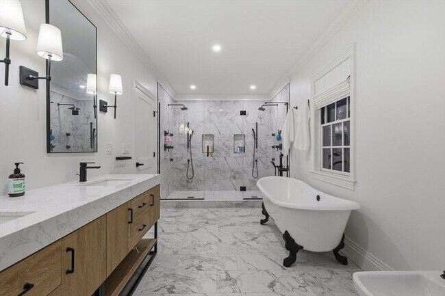 Building Photo - 959 Chestnut St