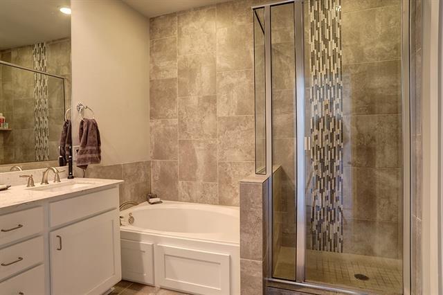 Building Photo - 1310 Palm Canyon Dr