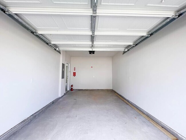 Building Photo - 4 Beachley Pl