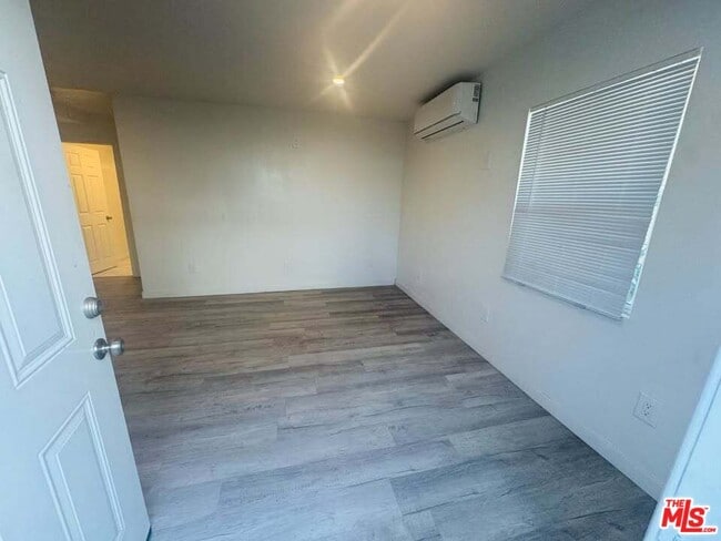 Building Photo - 231 E 85th St