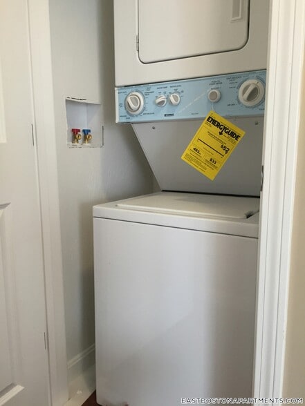 Building Photo - 51 Chelsea St