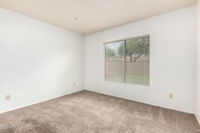 Building Photo - 10734 W Ruth Ave