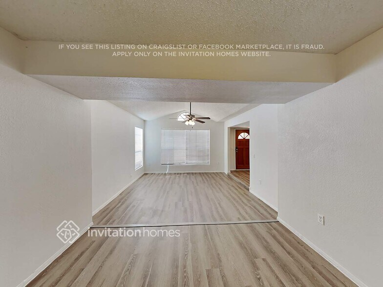 Building Photo - 501 N Red Rock St