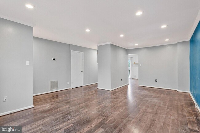 Building Photo - 1675 Ridgely Ct