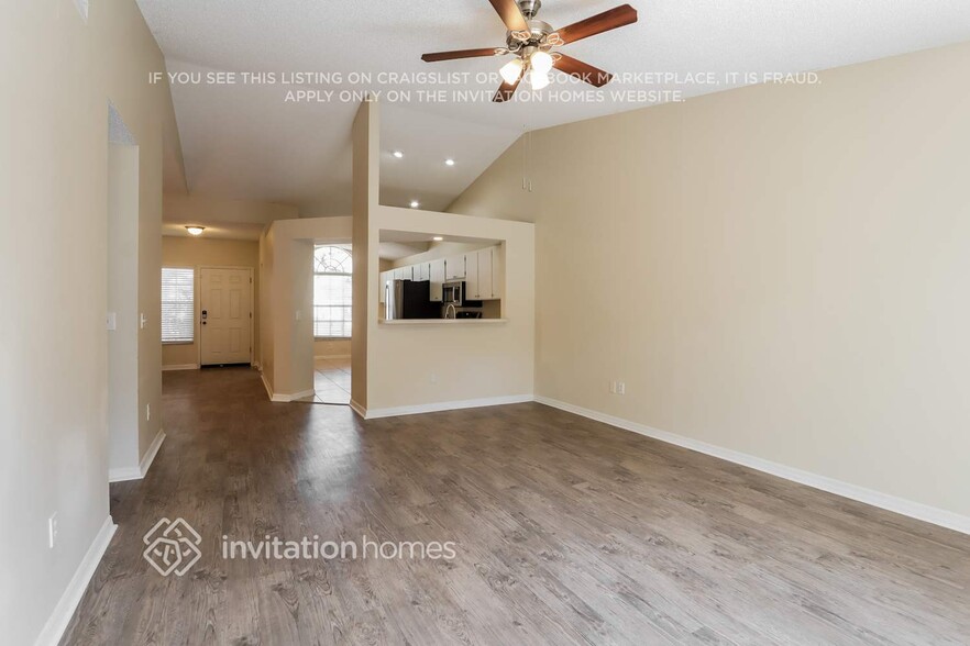 Building Photo - 4004 Fontana Pl