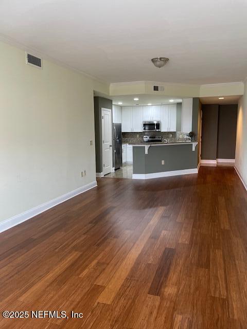 Building Photo - 400 E Bay St