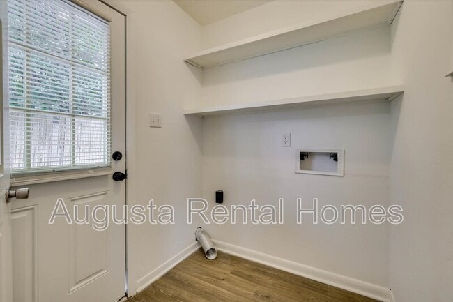 Building Photo - 3606 Cameron Dr