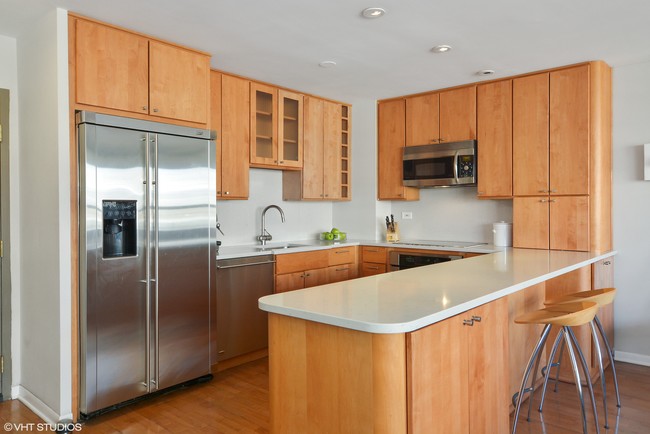 Primary Photo - 33 E Cedar St