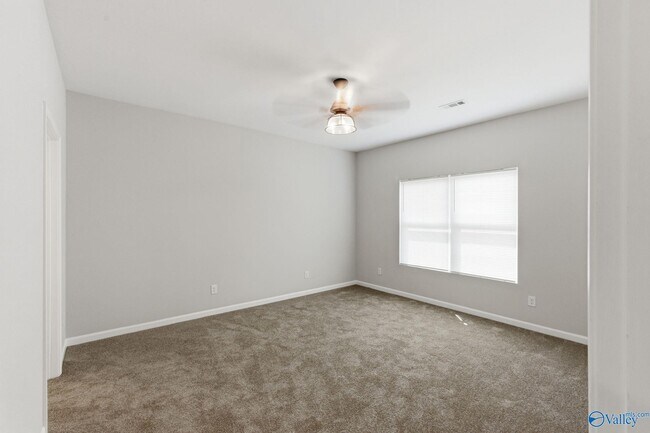 Building Photo - 102 Derbyshire Dr