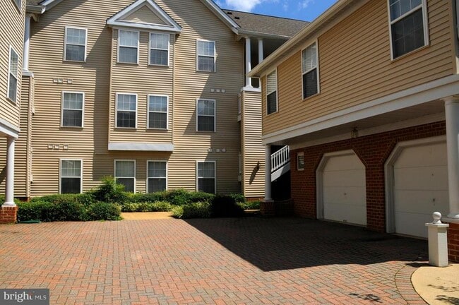 Primary Photo - 5812 Wyndham Cir