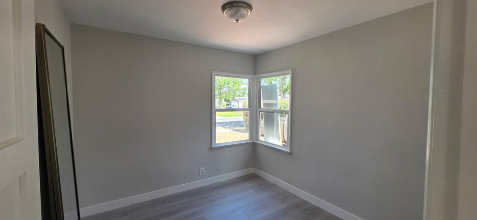 Building Photo - 17606 Bessemer St