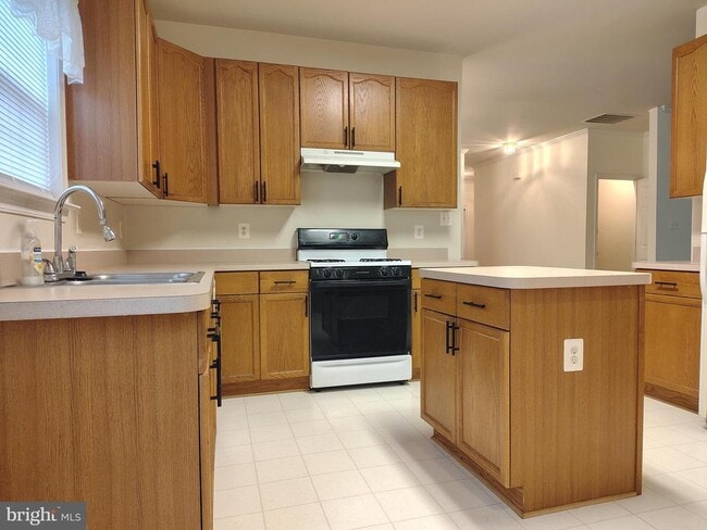 Building Photo - 444 Delaware Rd