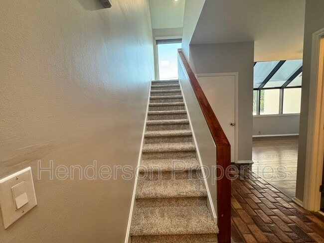 Building Photo - 501 Fenton Pl