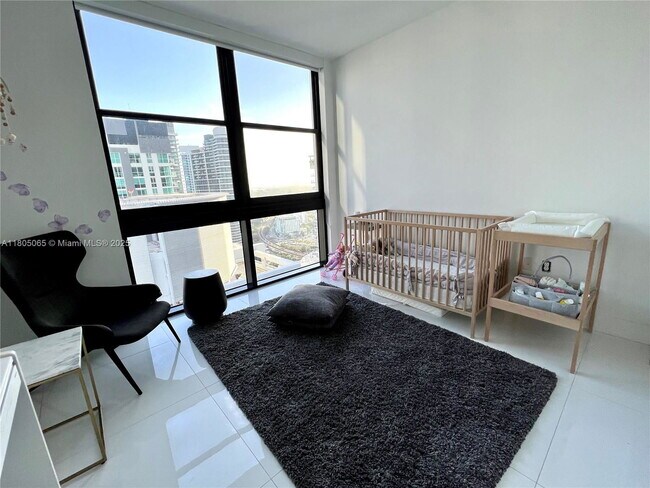Building Photo - 1010 Brickell Ave