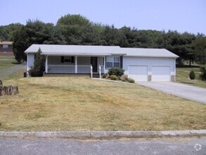 Building Photo - Now accepting applications for a 2 bedroom...